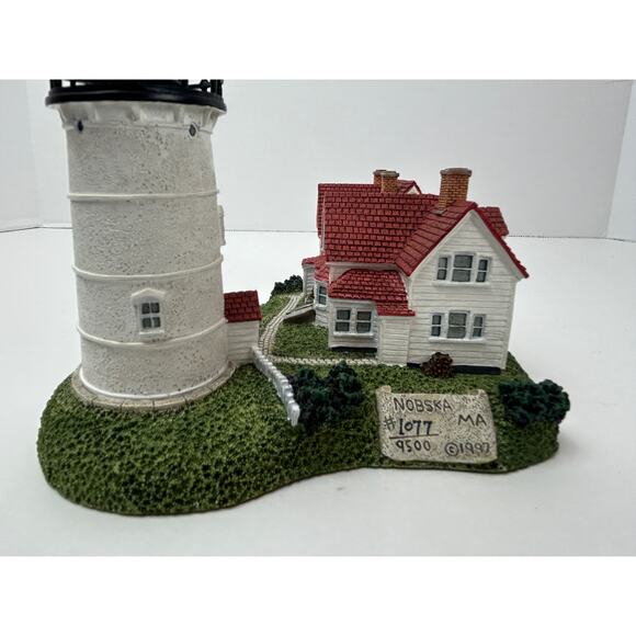 Harbour Lights Nobska Lighthouse HL203 1997 Limited Edition 1077 of 9500 - Picture 3 of 10